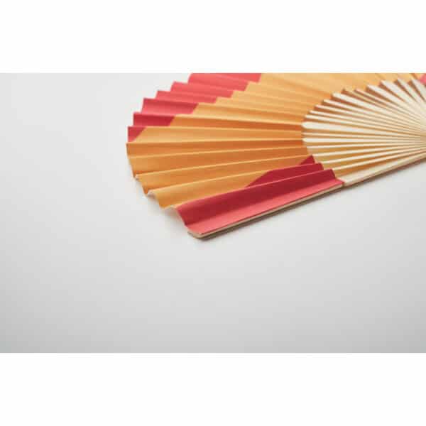 Handwaaier van bamboe met vlagontwerp op papieren doek FUNFAN Spanje detail